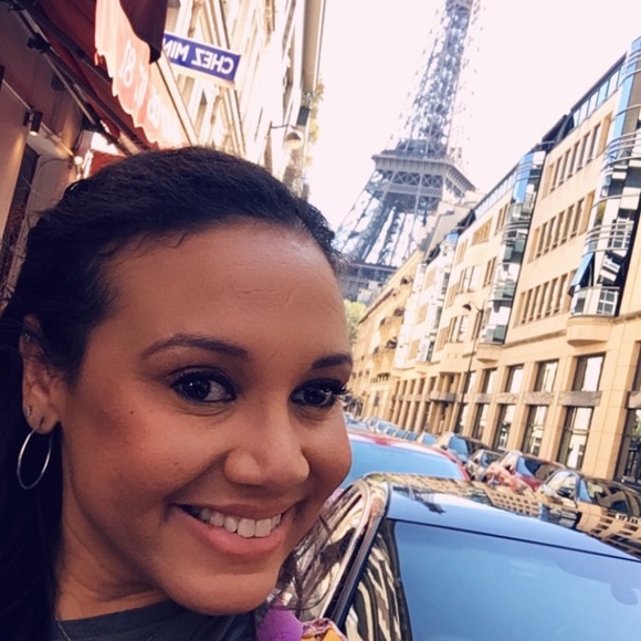 Meet your Posher, Domonique - Picture 1 of 1